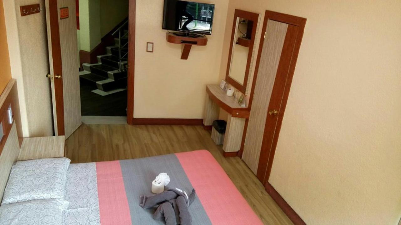 Hotel H Uno 77 Adults Only Kota Meksiko Bagian luar foto